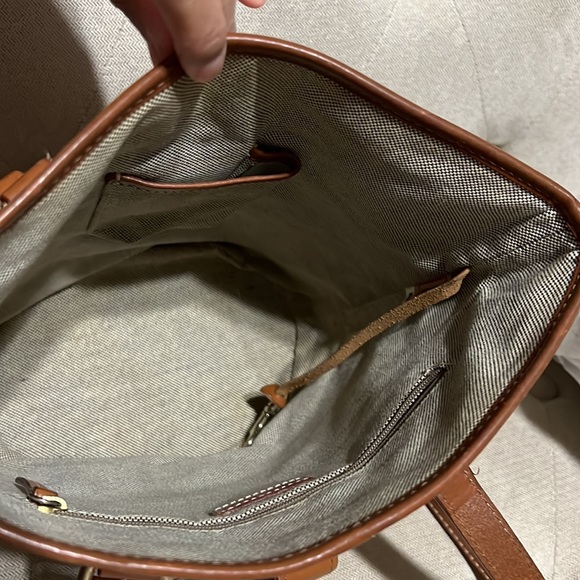 Dooney & Bourke GUC with callouts bucket bag - Picture 4 of 10